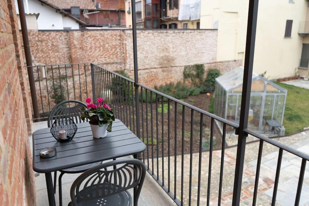 Appartamento Centro Storico Recinto Dei Nobili 4-Private Parking Asti Esterno foto
