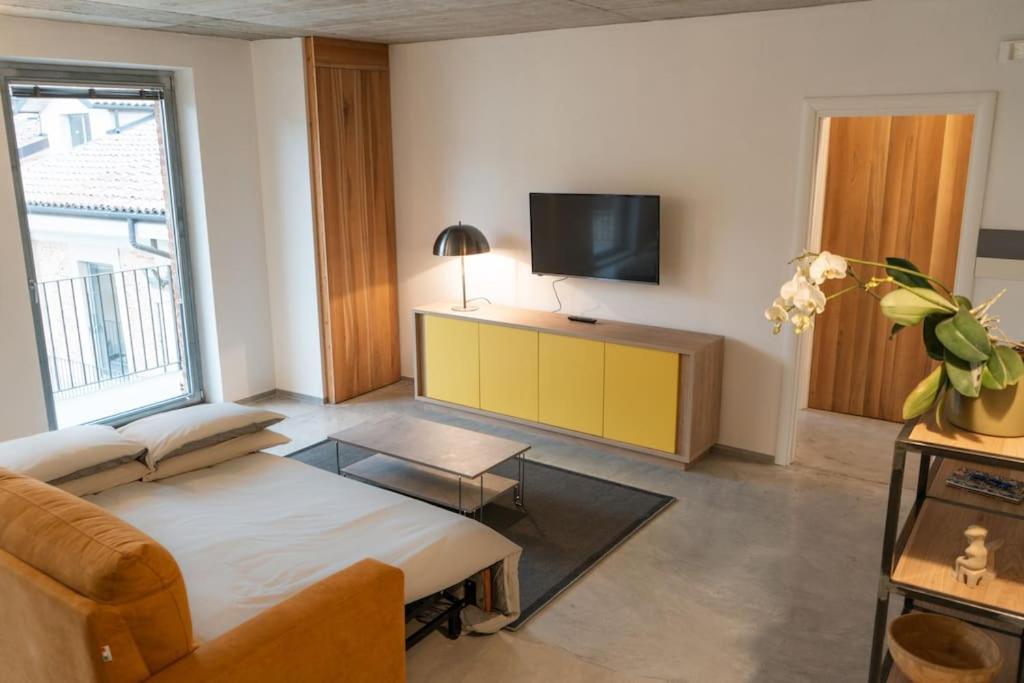 Appartamento Centro Storico Recinto Dei Nobili 4-Private Parking Asti Esterno foto